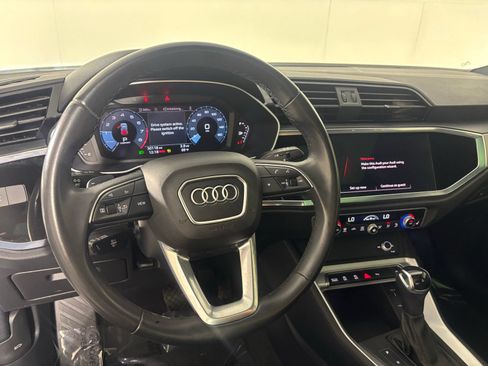 Used 2023 Audi Q3 2.0T Premium w/ Convenience Package AWD/4WD image 18