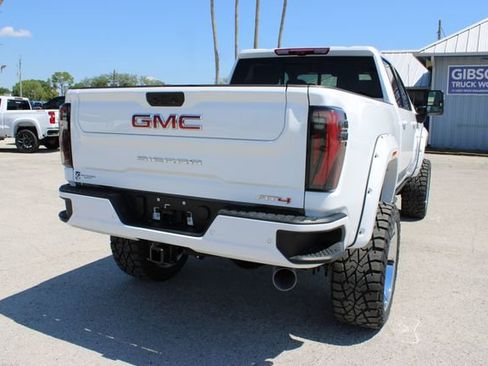 Used 2025 GMC Sierra 2500 AT4 w/ AT4 Premium Plus Package AWD/4WD image 12