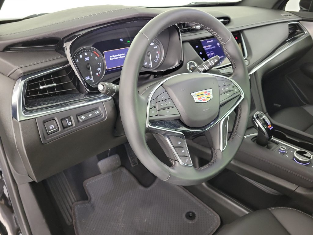 Used 2026 Cadillac XT5 Premium Luxury w/ Driver Assist Package FWD image 17