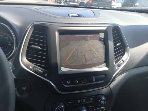 Used 2023 Jeep Cherokee Altitude Lux image 21