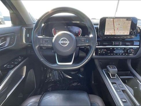 Used 2022 Nissan Pathfinder Platinum w/ Cargo Package image 5