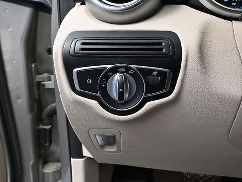 Used 2021 Mercedes-Benz GLC 300 4MATIC image 30