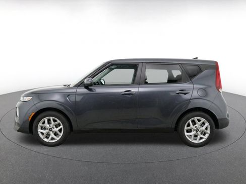 Used 2025 Kia Soul LX w/ LX Technology Package FWD image 4