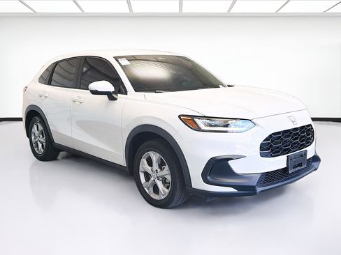 Used 2023 Honda HR-V LX image 3