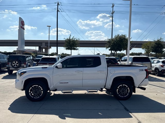Used 2024 Toyota Tacoma TRD Off-Road w/ TRD Off Road Upgrade Package AWD/4WD image 8