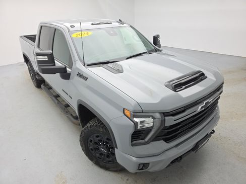 Used 2024 Chevrolet Silverado 2500 LT w/ Z71 Sport Edition image 2
