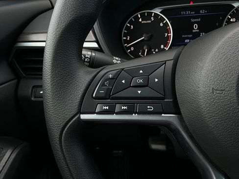 Used 2025 Nissan Altima 2.5 SV image 32