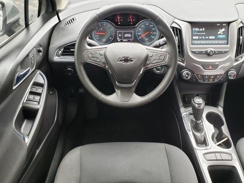 Used 2017 Chevrolet Cruze LT w/ Convenience Package FWD image 15