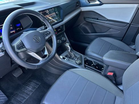 Used 2022 Volkswagen Taos SE image 10