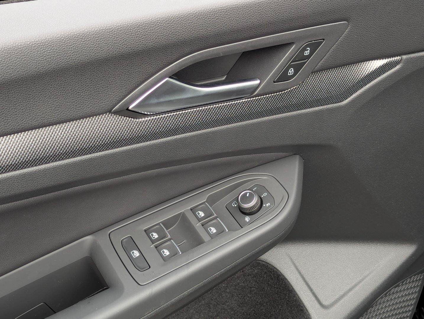 New 2026 Volkswagen GTI SE FWD image 11
