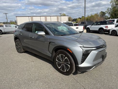 Used 2025 Chevrolet Blazer EV LT image 8