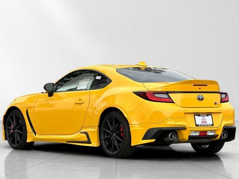 New 2026 Toyota GR86 YUZU Limited image 5