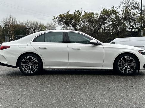 Used 2025 Mercedes-Benz E 350 4MATIC Sedan image 7