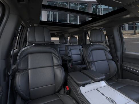 New 2026 Lincoln Navigator L Reserve w/ Jet Appearance Package image 10