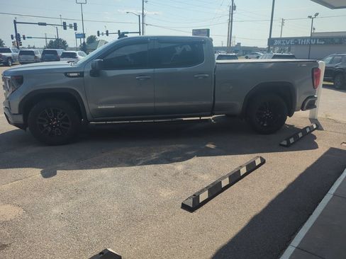 Used 2023 GMC Sierra 1500 Elevation AWD/4WD image 3