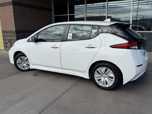 Used 2025 Nissan Leaf S FWD image 5