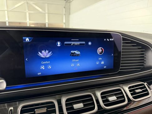 Used 2025 Mercedes-Benz GLS 450 4MATIC image 24