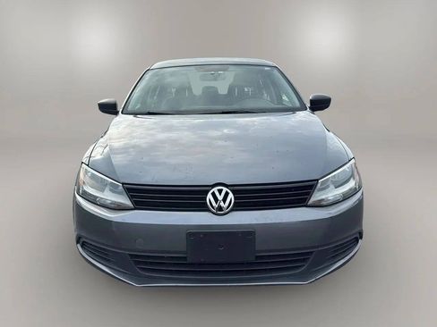 Used 2011 Volkswagen Jetta S FWD image 2