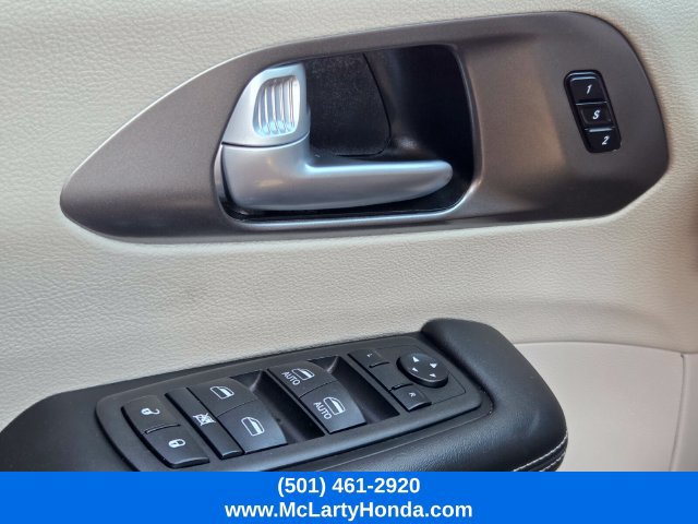 Used 2024 Chrysler Pacifica Touring-L FWD image 36