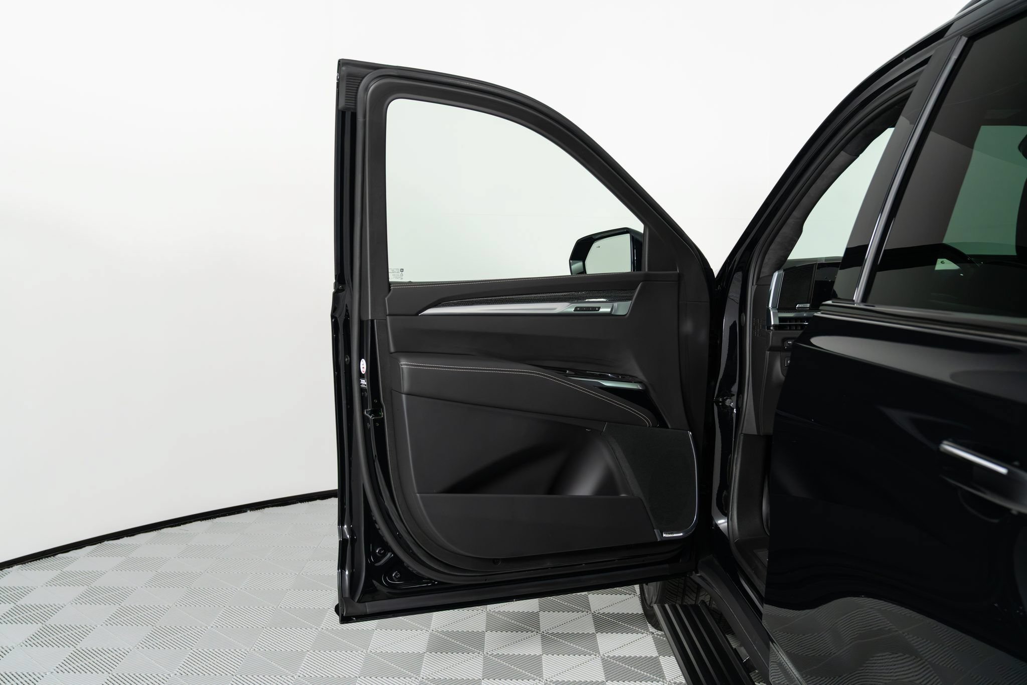 Used 2026 Cadillac Escalade V w/ LPO, Floor Liner Package AWD/4WD image 3