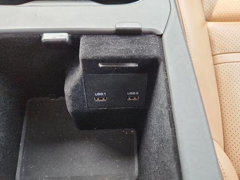 Used 2019 Porsche Cayenne Base image 34