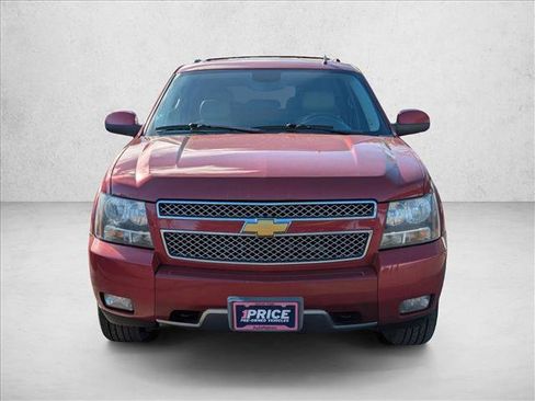 Used 2014 Chevrolet Suburban LT image 2