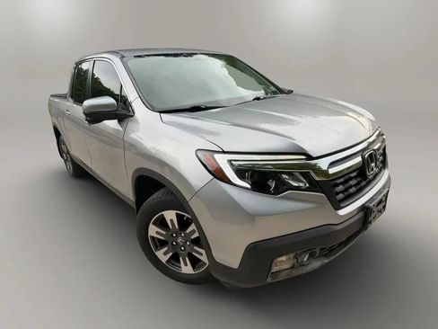 Used 2017 Honda Ridgeline RTL-T image 2