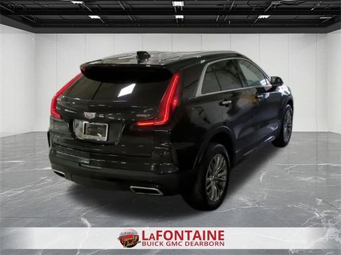 Certified 2024 Cadillac XT4 Premium Luxury image 8