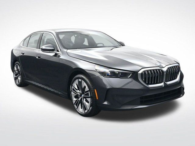 New 2026 BMW i5 eDrive40 AWD/4WD image 2