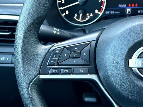 Used 2024 Nissan Altima 2.5 SV FWD image 21