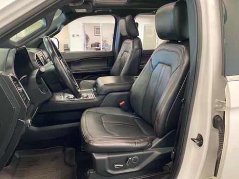 Used 2019 Ford Expedition Limited w/ Equipment Group 303A AWD/4WD image 16