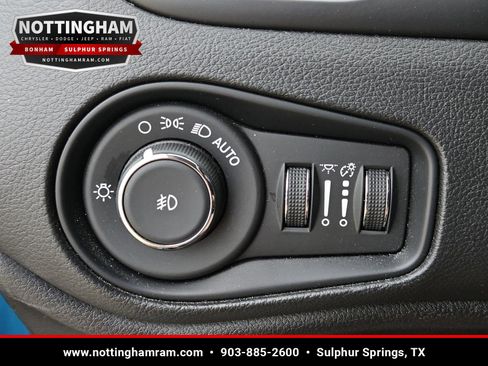 Used 2022 Jeep Renegade Latitude w/ Convenience Group AWD/4WD image 19