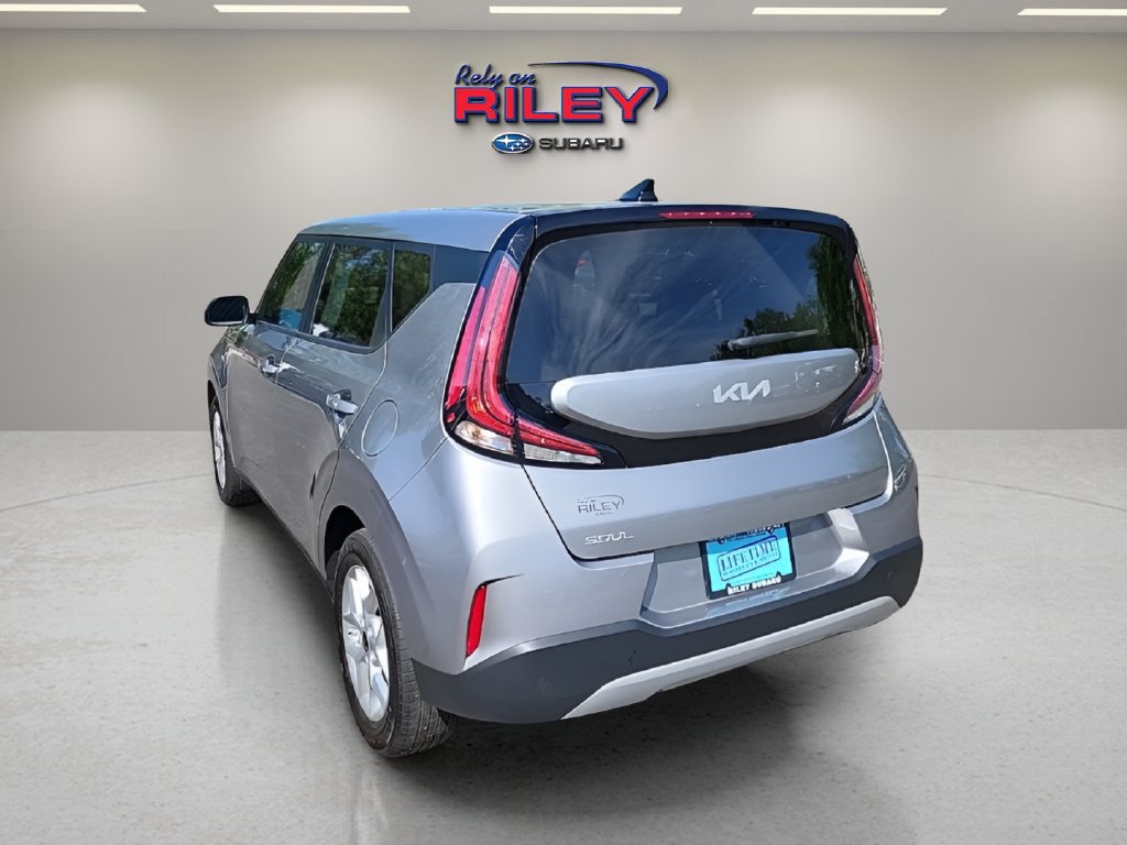 Used 2025 Kia Soul LX w/ LX Technology Package FWD image 4
