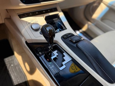 Used 2015 Lexus ES 350 w/ Ultra Luxury Package FWD image 30