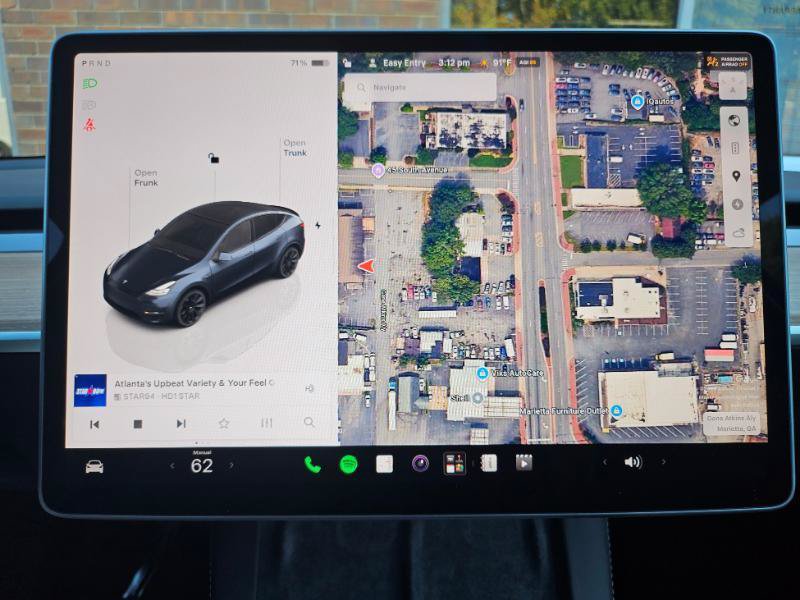 Used 2024 Tesla Model Y 2WD image 41