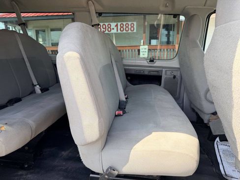 Used 2011 Ford E-350 and Econoline 350 XLT image 9