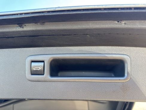 Used 2023 Toyota Highlander XLE image 21