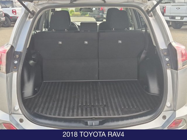 Used 2018 Toyota RAV4 LE w/ All Weather Liner Package AWD/4WD image 10