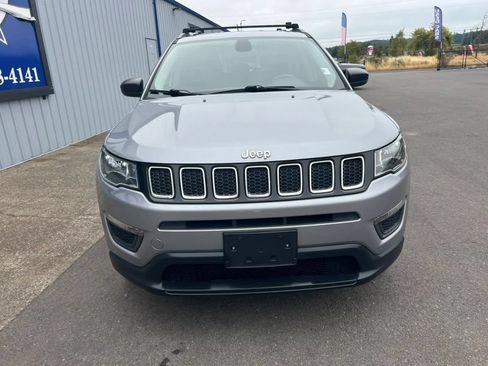 Used 2018 Jeep Compass Sport AWD/4WD image 3