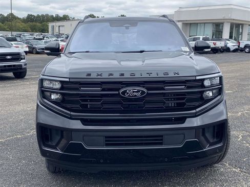New 2025 Ford Expedition Max Platinum w/ Stealth Appearance Package image 9