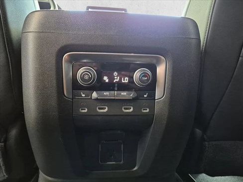 Used 2021 Chevrolet Tahoe Z71 w/ Luxury Package AWD/4WD image 30