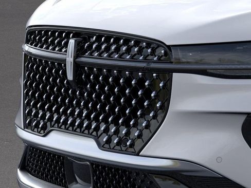 New 2026 Lincoln Nautilus Reserve image 17