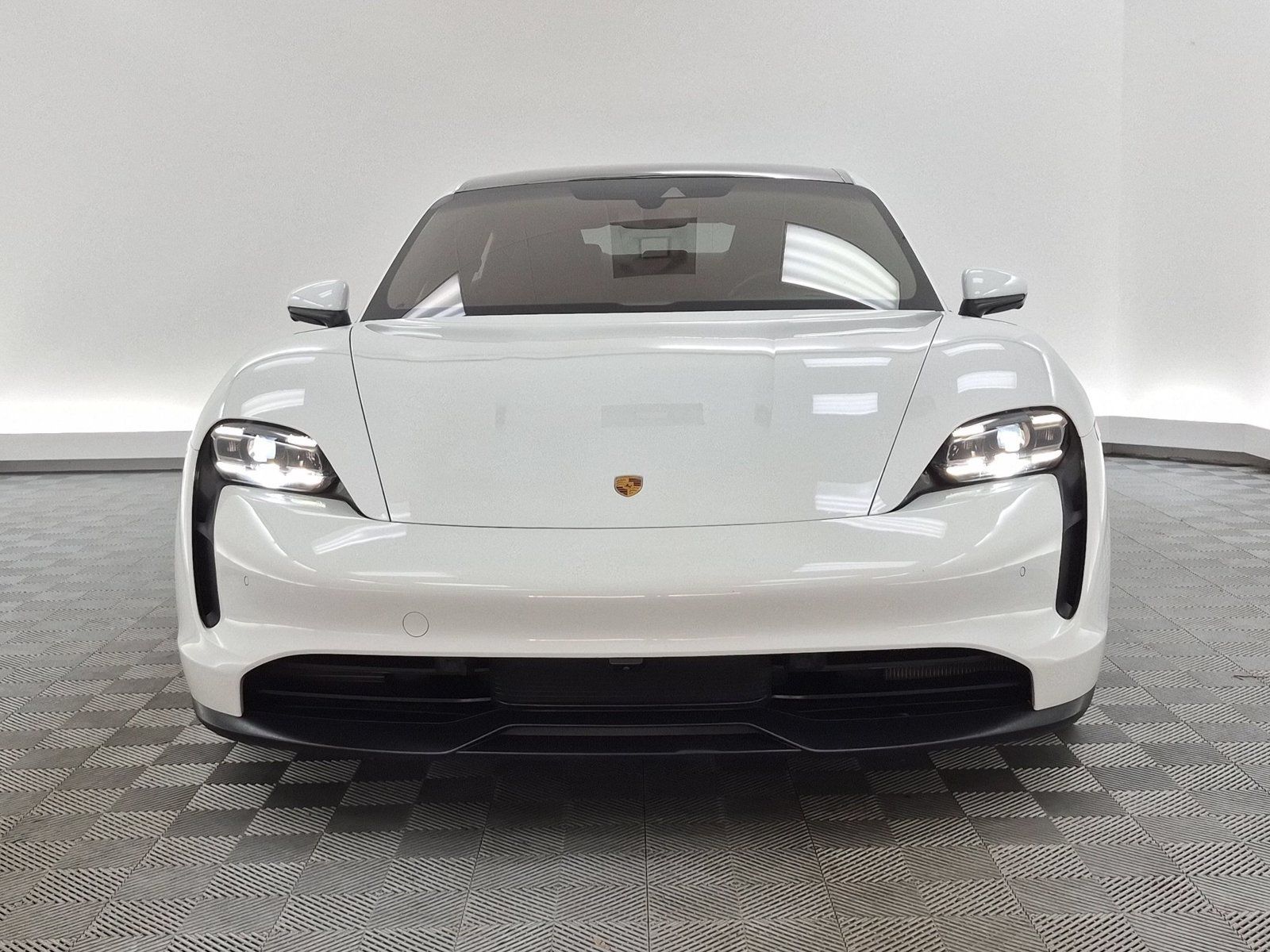 Certified 2024 Porsche Taycan w/ Premium Package RWD image 6