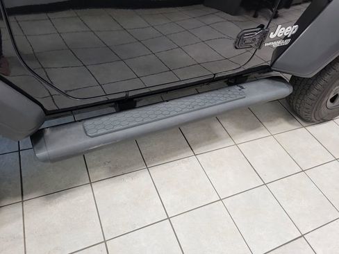 Used 2019 Jeep Wrangler Sport image 42