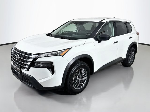 Used 2025 Nissan Rogue S AWD/4WD image 3