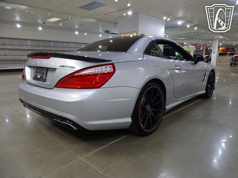 Used 2015 Mercedes-Benz SL 63 AMG image 15