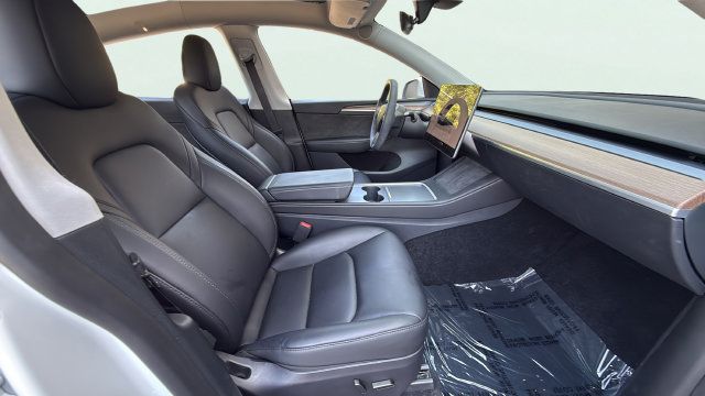Used 2024 Tesla Model Y Long Range RWD image 22