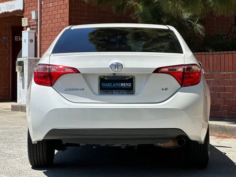 Used 2017 Toyota Corolla LE w/ Carpet Mat Package (TMS) FWD image 5