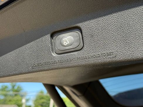Used 2016 Ford Explorer XLT w/ Equipment Group 201A FWD image 27