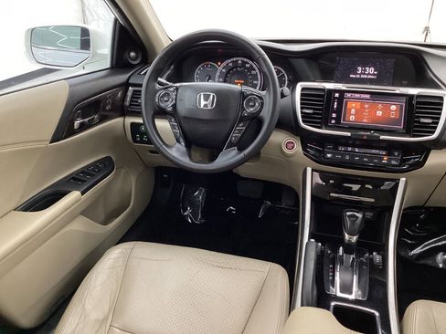 Used 2016 Honda Accord Touring image 29